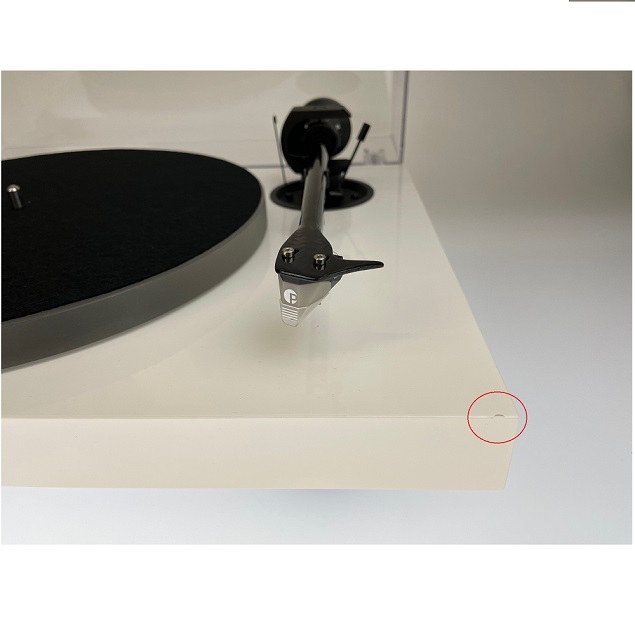 Pro-Ject X1 - Plattenspieler inkl. Tonarm + Ortofon MM-Tonabnehmer Pick it S2 MM (Hochglanz weiß / inkl. Phonokabel - Connect it E / inkl. Staubschutzhaube) - AUSSTELLER mit leichten Schäden, siehe Fotos