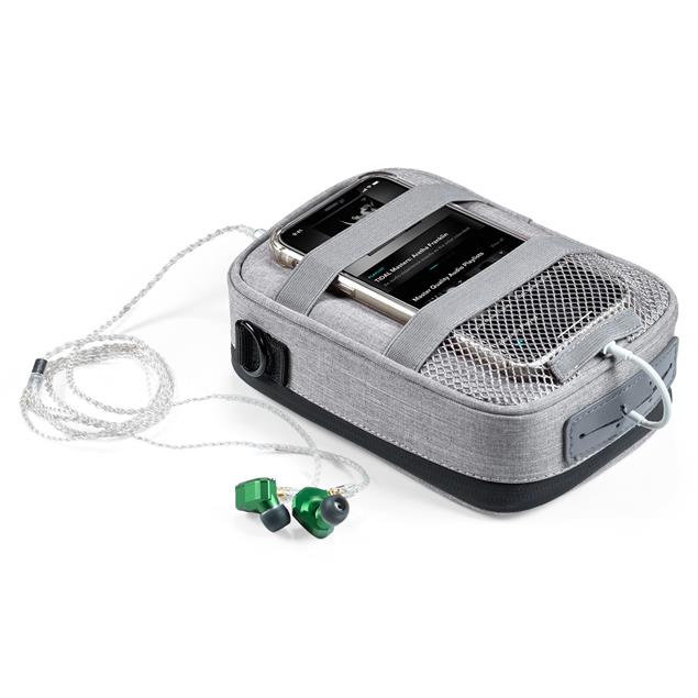 iFi-Audio iTraveller - multi-purpose travel case - designed specifically for portable DACs / amps / etc. (135 mm x 190 mm x 50 mm)